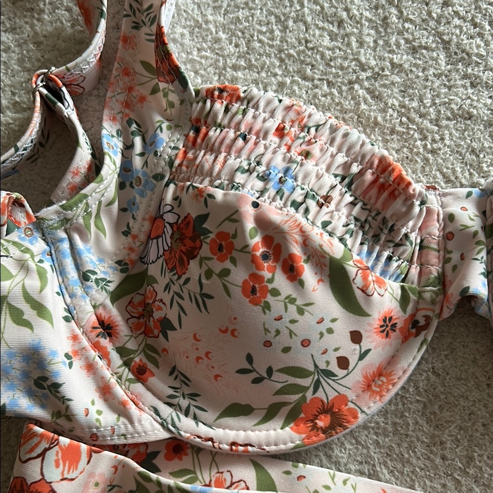 Floral Bikini Set - Picture 2 of 4
